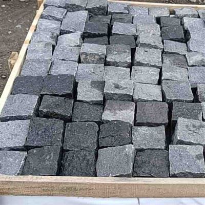 info-400-400 Black Cobble Setts